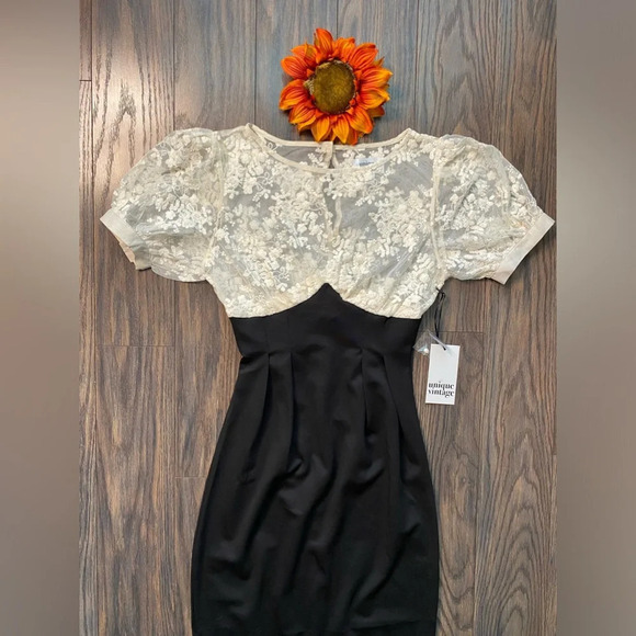 🦋B2G1🦋UNIQUE VINTAGE Ivory & Black Wiggle Dress With Lace Illusion NWT - Picture 4 of 13